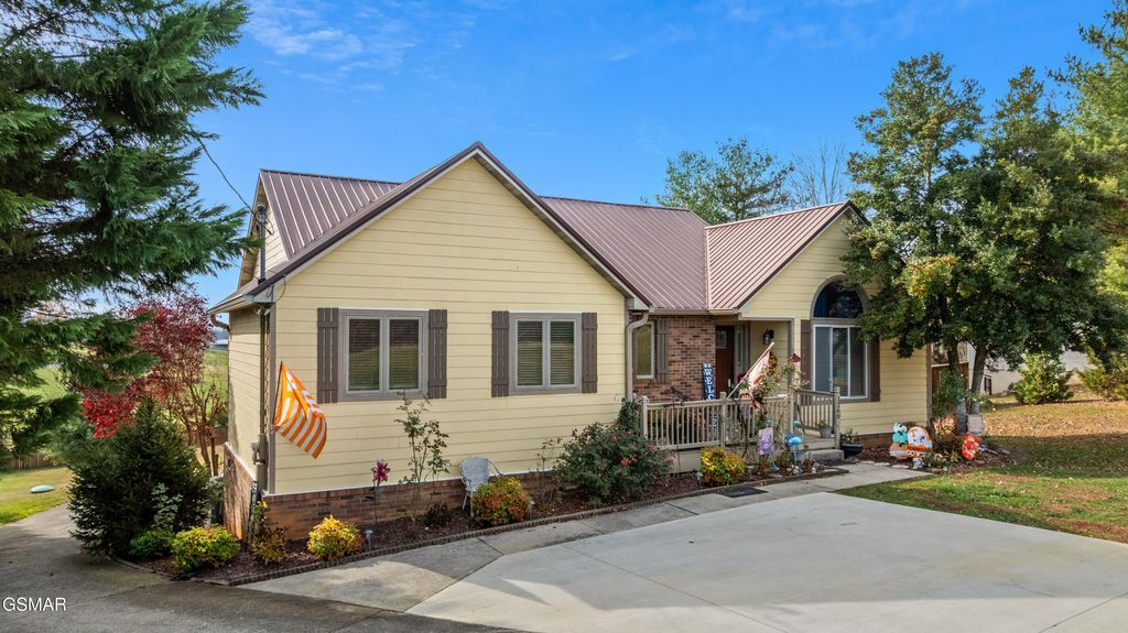 1266 Sunrise Drive, Sevierville, TN 37862