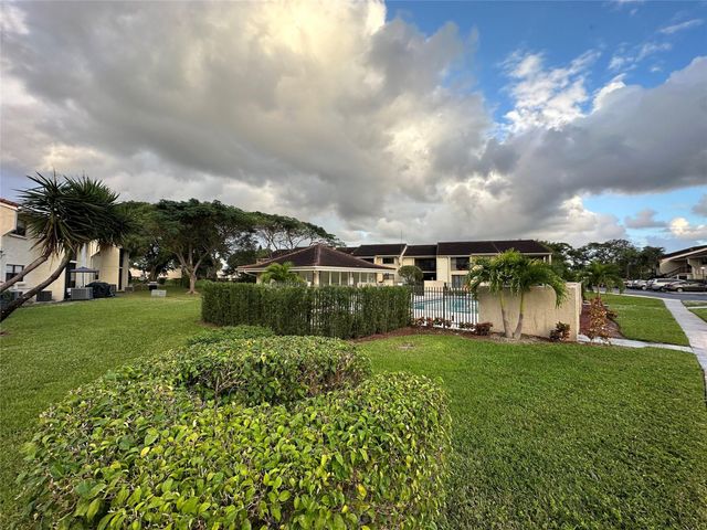 22435 SW 61st Way 124, Boca Raton, FL 33428