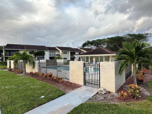 22435 SW 61st Way 124, Boca Raton, FL 33428