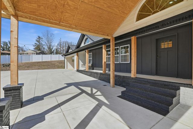 220 E Belvedere Road, Greenville, SC 29605