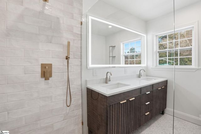 220 E Belvedere Road, Greenville, SC 29605