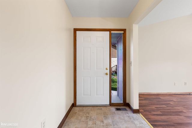 41190 Victoria Drive, Clinton Township, MI 48038
