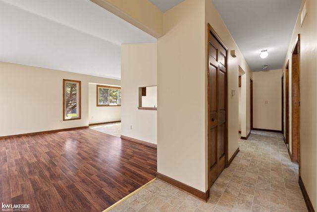 41190 Victoria Drive, Clinton Township, MI 48038