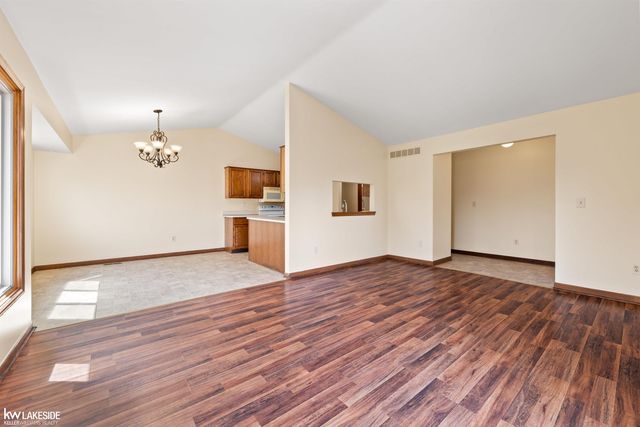 41190 Victoria Drive, Clinton Township, MI 48038