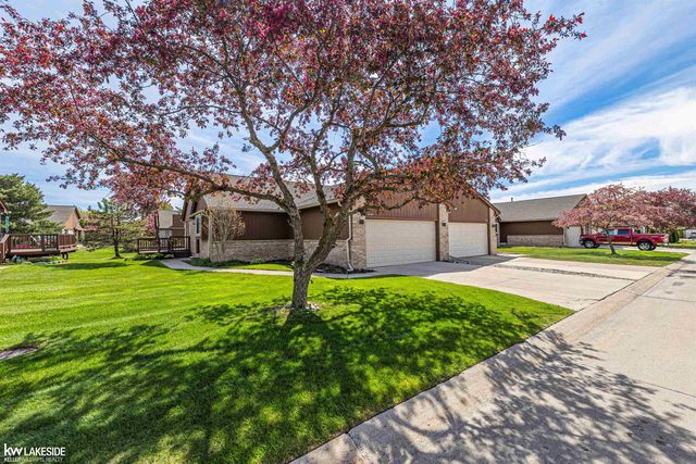 41190 Victoria Drive, Clinton Township, MI 48038