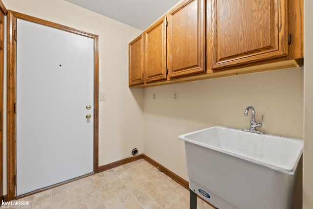 41190 Victoria Drive, Clinton Township, MI 48038