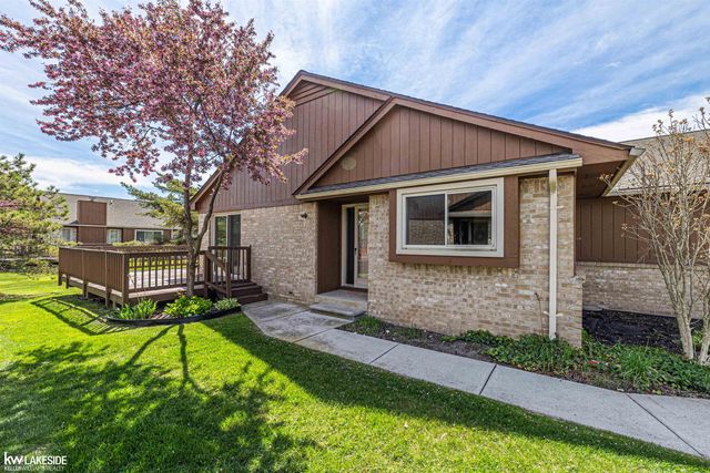 41190 Victoria Drive, Clinton Township, MI 48038