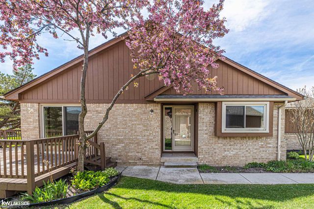 41190 Victoria Drive, Clinton Township, MI 48038