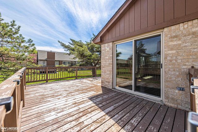 41190 Victoria Drive, Clinton Township, MI 48038