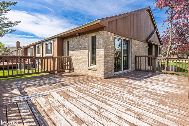 41190 Victoria Drive, Clinton Township, MI 48038