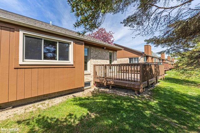 41190 Victoria Drive, Clinton Township, MI 48038