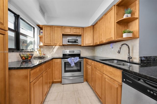 7300 Wayne Ave 405, Miami Beach, FL 33141