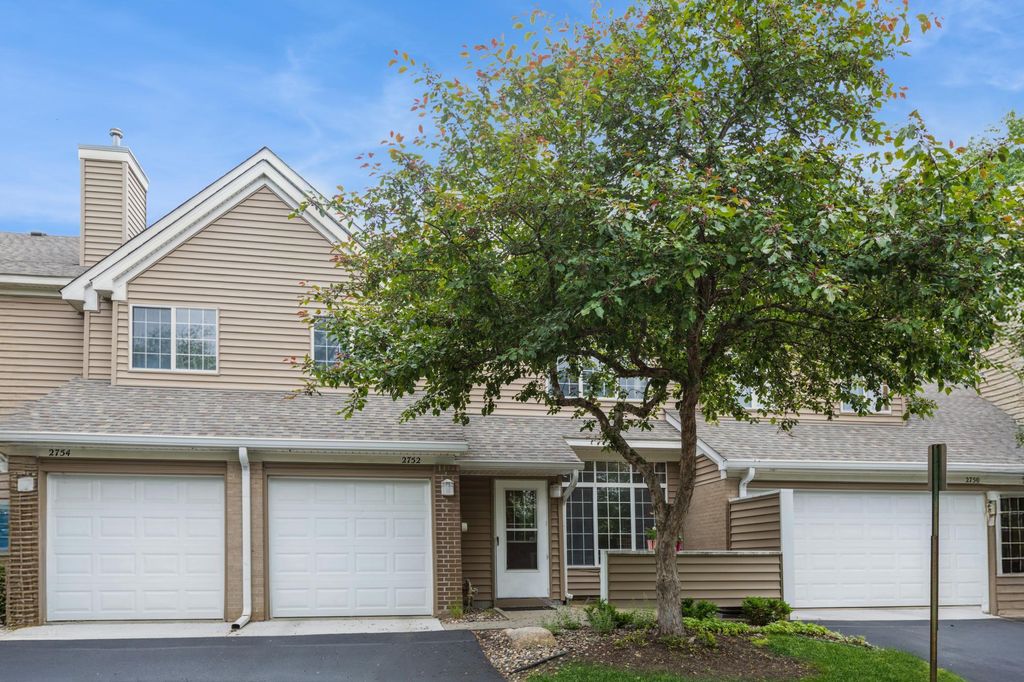 2752 Autumnwood Lane, Minnetonka, MN 55305
