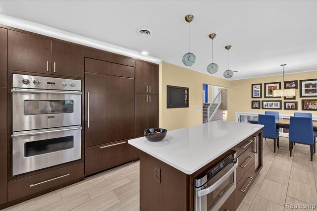 34135 Brittany Drive, Farmington Hills, MI 48335