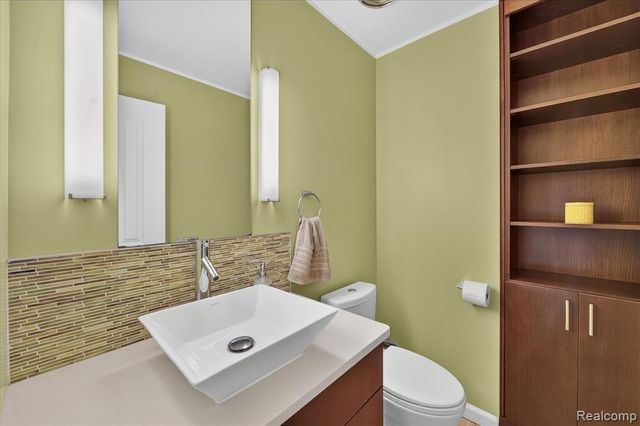 34135 Brittany Drive, Farmington Hills, MI 48335
