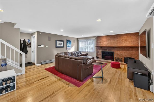 34135 Brittany Drive, Farmington Hills, MI 48335
