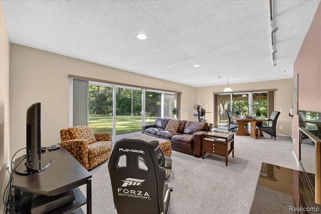 34135 Brittany Drive, Farmington Hills, MI 48335