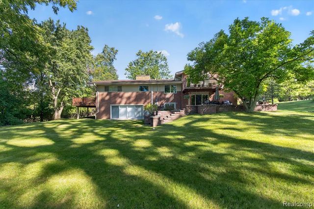 34135 Brittany Drive, Farmington Hills, MI 48335