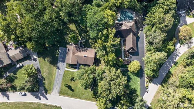 34135 Brittany Drive, Farmington Hills, MI 48335