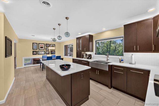 34135 Brittany Drive, Farmington Hills, MI 48335