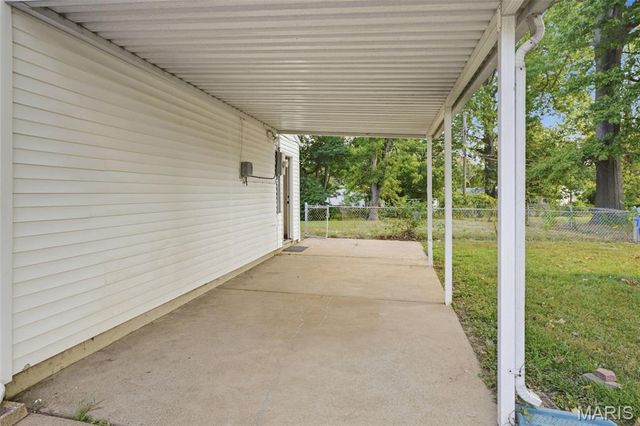 1329 Dominica Drive, St Louis, MO 63138