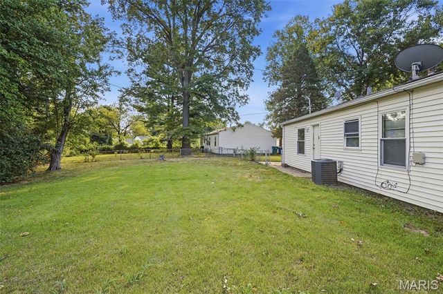 1329 Dominica Drive, St Louis, MO 63138