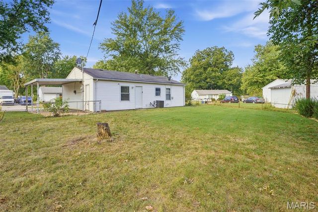 1329 Dominica Drive, St Louis, MO 63138