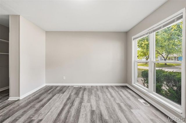 1329 Dominica Drive, St Louis, MO 63138