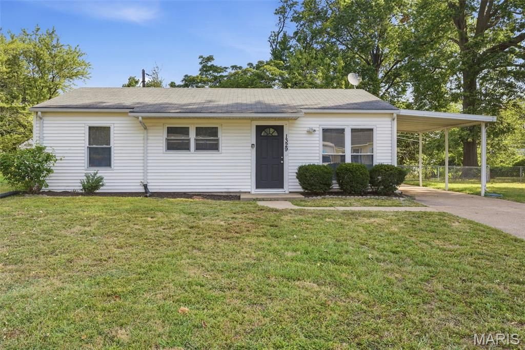 1329 Dominica Drive, St Louis, MO 63138