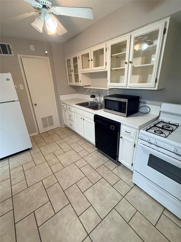 3914 Law Street 2, Houston, TX 77005