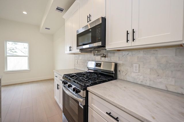 3839 Noah Street A, Houston, TX 77021