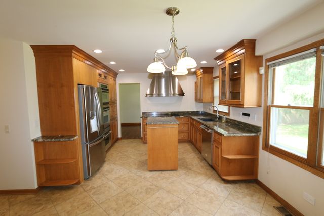 1223 Waveland Avenue, Gurnee, IL 60031