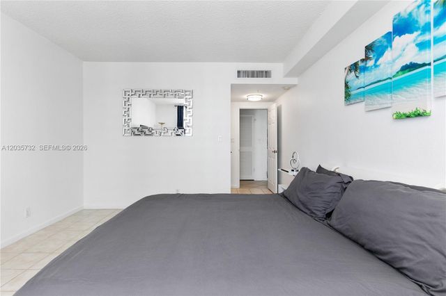 2501 S Ocean Dr 1008, Hollywood, FL 33019