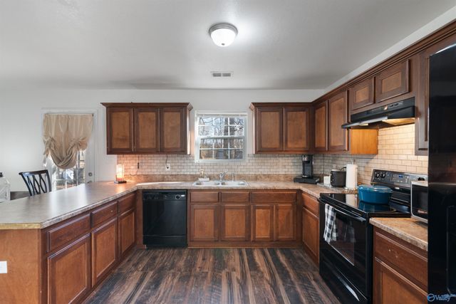 311 Jacks Road, New Market, AL 35761