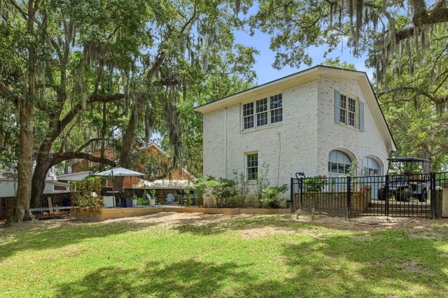 972 Equestrian Drive, Mount Pleasant, SC 29464