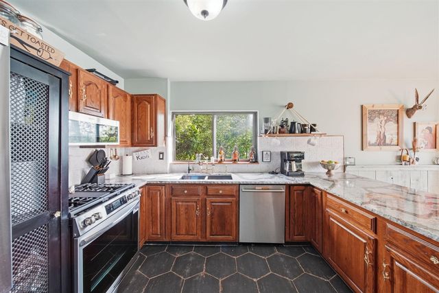 192 Eastshore Drive, Jerome, MI 49249