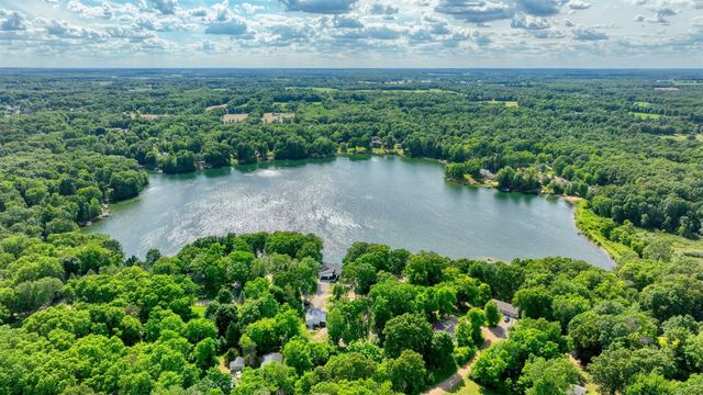 192 Eastshore Drive, Jerome, MI 49249