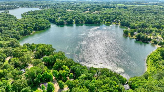 192 Eastshore Drive, Jerome, MI 49249