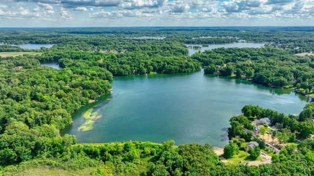 192 Eastshore Drive, Jerome, MI 49249