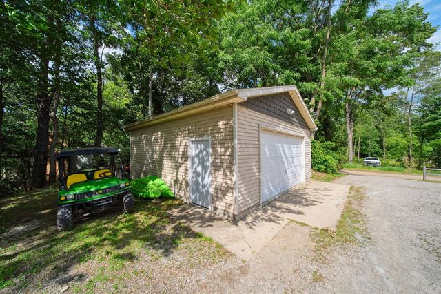 192 Eastshore Drive, Jerome, MI 49249