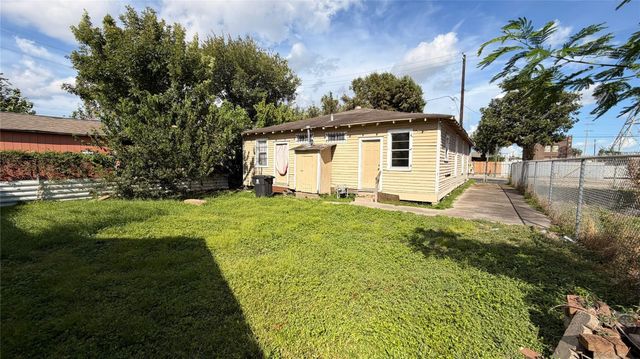 2409 Elysian Street, Houston, TX 77009