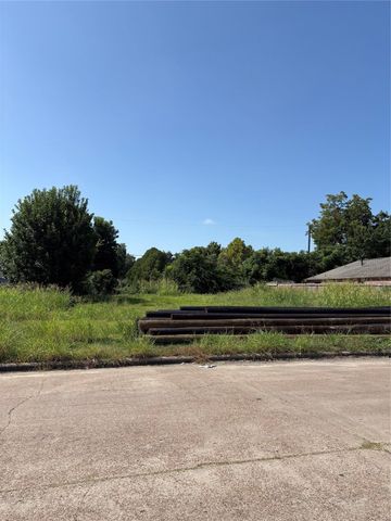 8626 Martin Luther King Boulevard, Houston, TX 77033