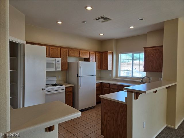 5935 Nuevo Leon Street 2, North Las Vegas, NV 89031