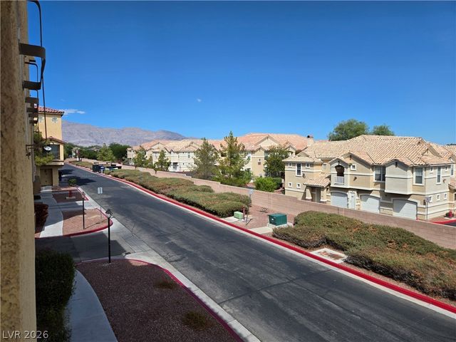 5935 Nuevo Leon Street 2, North Las Vegas, NV 89031