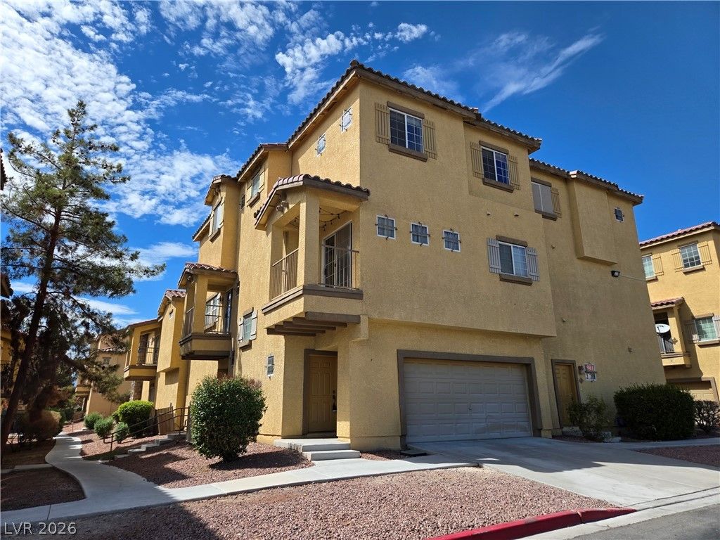 5935 Nuevo Leon Street 2, North Las Vegas, NV 89031