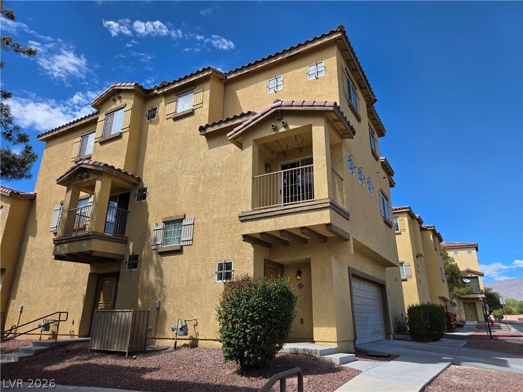 5935 Nuevo Leon Street 2, North Las Vegas, NV 89031 — photo 2