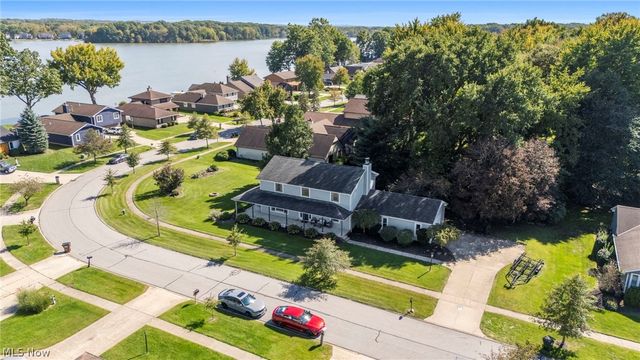 1205 Surfside Circle, Aurora, OH 44202
