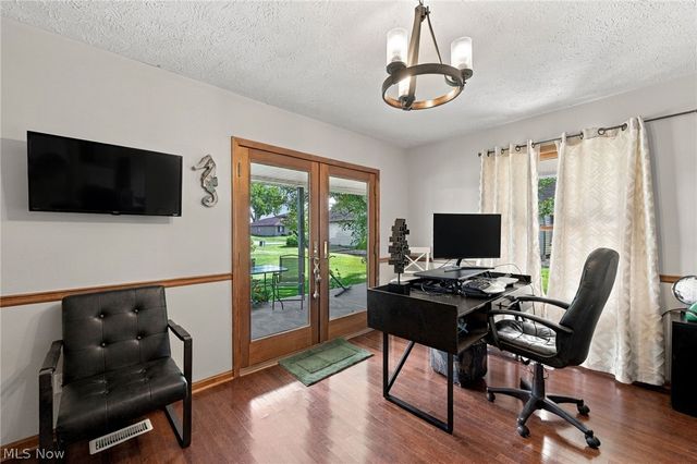 1205 Surfside Circle, Aurora, OH 44202