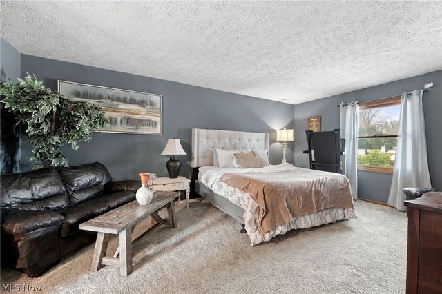 1205 Surfside Circle, Aurora, OH 44202