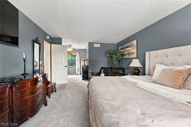 1205 Surfside Circle, Aurora, OH 44202